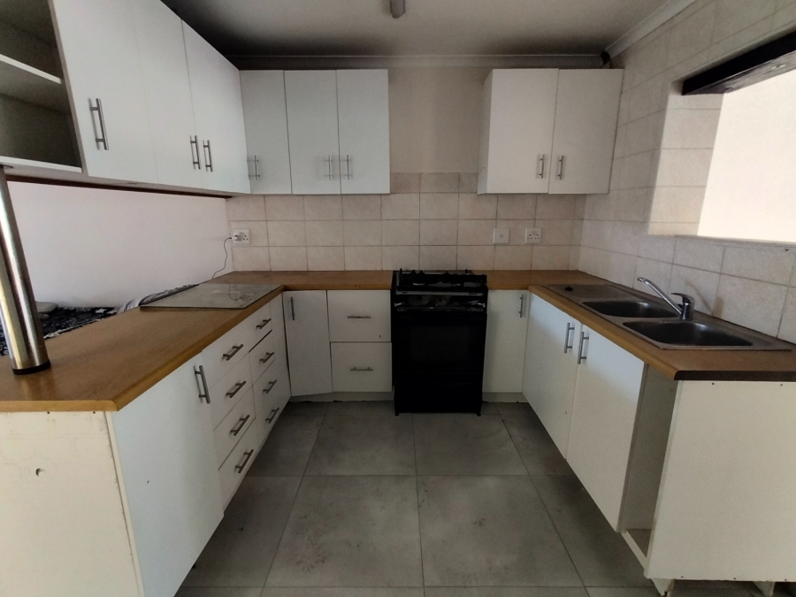 To Let 3 Bedroom Property for Rent in Drostdy Park Western Cape